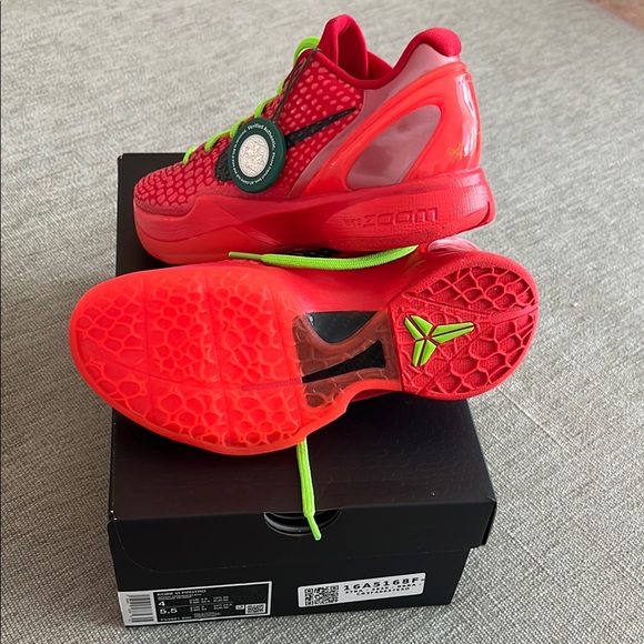 Kobe VI Protro “ reverse grinch” - Picture 2 of 4